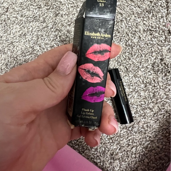 Elizabeth Arden Lipstick - Picture 3 of 11